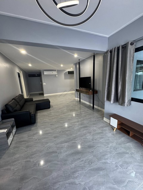 ประกาศฟรี! ซื้อ-ขาย-เช่า คอนโด บ้าน ทาวน์โฮม ที่ดิน และพื้นที่เชิงพาณิชย์ทั่วประเทศไทย ทุกทำเล ทุกงบประมาณ ไม่มีค่าใช้จ่าย ลงง่าย ขายไว เข้าถึงผู้ซื้อโดยตรง 4 503401pic3.jpg