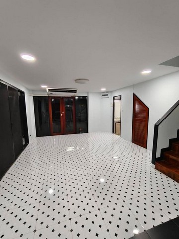 ประกาศฟรี! ซื้อ-ขาย-เช่า คอนโด บ้าน ทาวน์โฮม ที่ดิน และพื้นที่เชิงพาณิชย์ทั่วประเทศไทย ทุกทำเล ทุกงบประมาณ ไม่มีค่าใช้จ่าย ลงง่าย ขายไว เข้าถึงผู้ซื้อโดยตรง 3 503434pic2.jpg