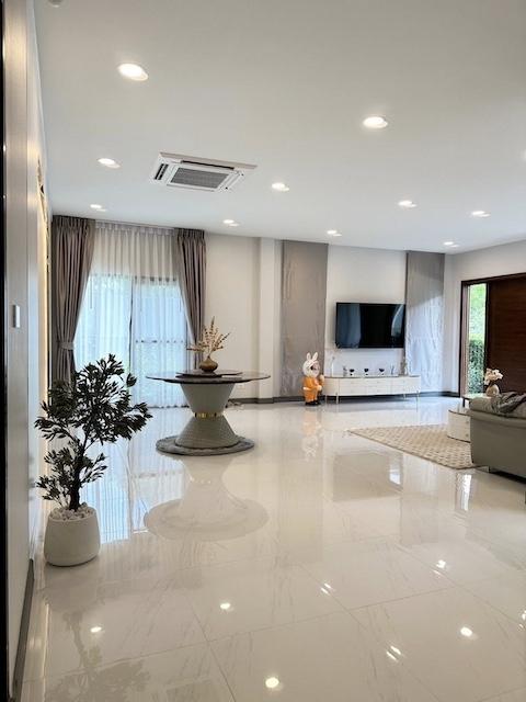 ประกาศฟรี! ซื้อ-ขาย-เช่า คอนโด บ้าน ทาวน์โฮม ที่ดิน และพื้นที่เชิงพาณิชย์ทั่วประเทศไทย ทุกทำเล ทุกงบประมาณ ไม่มีค่าใช้จ่าย ลงง่าย ขายไว เข้าถึงผู้ซื้อโดยตรง 5 503431pic4.jpg