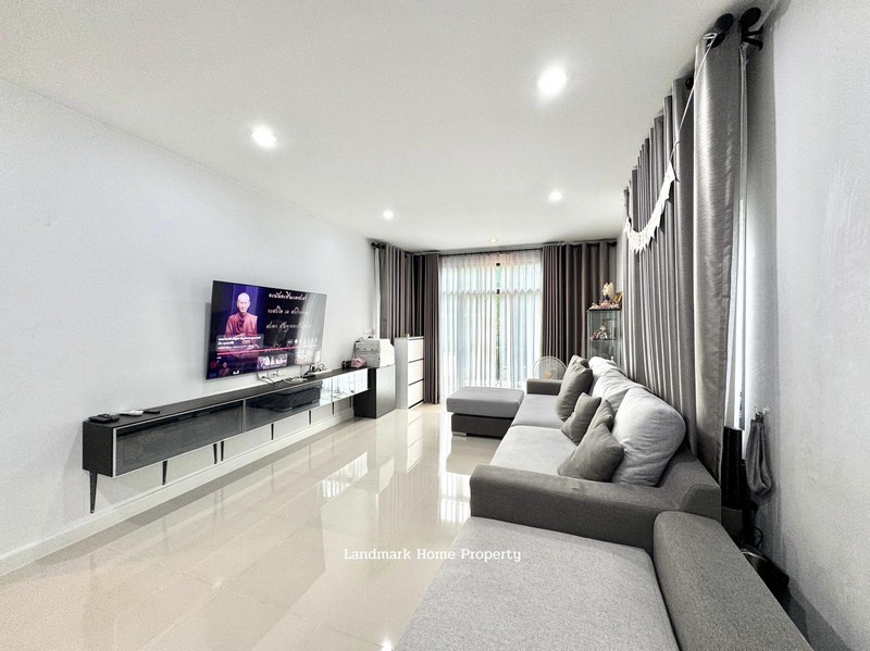 ประกาศฟรี! ซื้อ-ขาย-เช่า คอนโด บ้าน ทาวน์โฮม ที่ดิน และพื้นที่เชิงพาณิชย์ทั่วประเทศไทย ทุกทำเล ทุกงบประมาณ ไม่มีค่าใช้จ่าย ลงง่าย ขายไว เข้าถึงผู้ซื้อโดยตรง 4 294521pic3.jpg