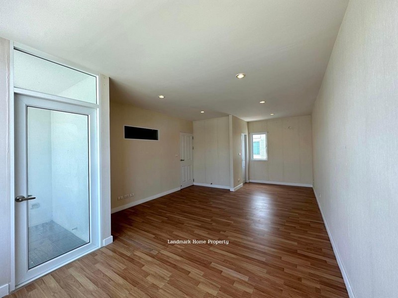 ประกาศฟรี! ซื้อ-ขาย-เช่า คอนโด บ้าน ทาวน์โฮม ที่ดิน และพื้นที่เชิงพาณิชย์ทั่วประเทศไทย ทุกทำเล ทุกงบประมาณ ไม่มีค่าใช้จ่าย ลงง่าย ขายไว เข้าถึงผู้ซื้อโดยตรง 4 22627pic3.jpg