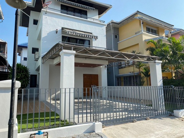 ประกาศฟรี! ซื้อ-ขาย-เช่า คอนโด บ้าน ทาวน์โฮม ที่ดิน และพื้นที่เชิงพาณิชย์ทั่วประเทศไทย ทุกทำเล ทุกงบประมาณ ไม่มีค่าใช้จ่าย ลงง่าย ขายไว เข้าถึงผู้ซื้อโดยตรง 2 229886pic1.jpg