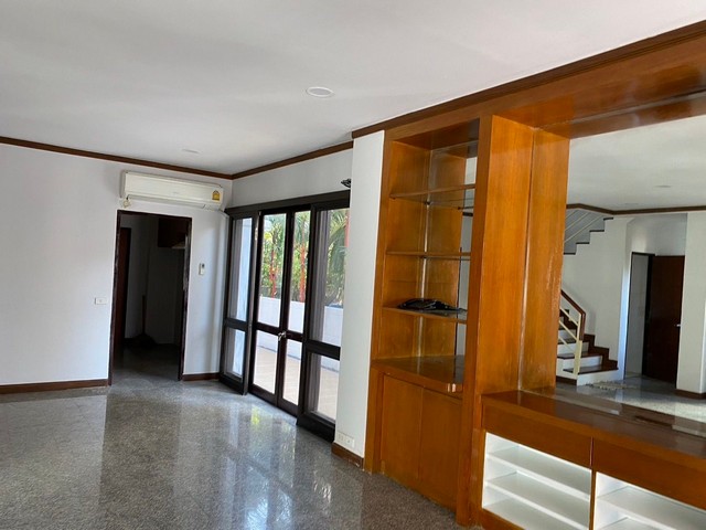 ประกาศฟรี! ซื้อ-ขาย-เช่า คอนโด บ้าน ทาวน์โฮม ที่ดิน และพื้นที่เชิงพาณิชย์ทั่วประเทศไทย ทุกทำเล ทุกงบประมาณ ไม่มีค่าใช้จ่าย ลงง่าย ขายไว เข้าถึงผู้ซื้อโดยตรง 4 229886pic3.jpg