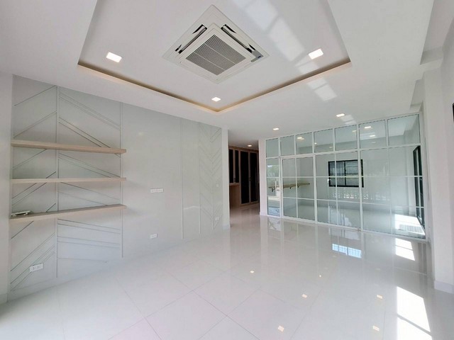 ประกาศฟรี! ซื้อ-ขาย-เช่า คอนโด บ้าน ทาวน์โฮม ที่ดิน และพื้นที่เชิงพาณิชย์ทั่วประเทศไทย ทุกทำเล ทุกงบประมาณ ไม่มีค่าใช้จ่าย ลงง่าย ขายไว เข้าถึงผู้ซื้อโดยตรง 5 306190pic4.jpg