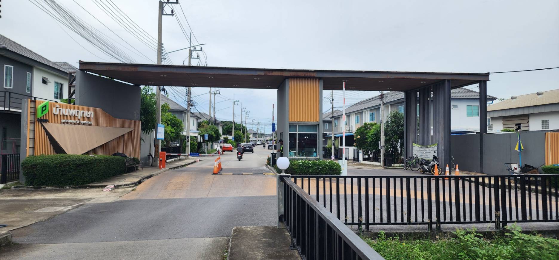 ประกาศฟรี! ซื้อ-ขาย-เช่า คอนโด บ้าน ทาวน์โฮม ที่ดิน และพื้นที่เชิงพาณิชย์ทั่วประเทศไทย ทุกทำเล ทุกงบประมาณ ไม่มีค่าใช้จ่าย ลงง่าย ขายไว เข้าถึงผู้ซื้อโดยตรง 3 306228pic2.jpg