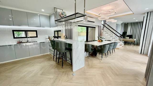 ประกาศฟรี! ซื้อ-ขาย-เช่า คอนโด บ้าน ทาวน์โฮม ที่ดิน และพื้นที่เชิงพาณิชย์ทั่วประเทศไทย ทุกทำเล ทุกงบประมาณ ไม่มีค่าใช้จ่าย ลงง่าย ขายไว เข้าถึงผู้ซื้อโดยตรง 3 288853pic2.jpg