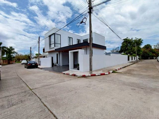 ประกาศฟรี! ซื้อ-ขาย-เช่า คอนโด บ้าน ทาวน์โฮม ที่ดิน และพื้นที่เชิงพาณิชย์ทั่วประเทศไทย ทุกทำเล ทุกงบประมาณ ไม่มีค่าใช้จ่าย ลงง่าย ขายไว เข้าถึงผู้ซื้อโดยตรง 2 230879pic1.jpg