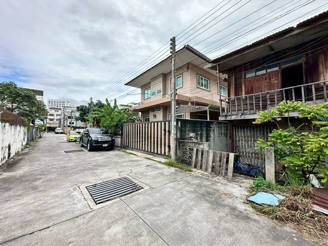 ประกาศฟรี! ซื้อ-ขาย-เช่า คอนโด บ้าน ทาวน์โฮม ที่ดิน และพื้นที่เชิงพาณิชย์ทั่วประเทศไทย ทุกทำเล ทุกงบประมาณ ไม่มีค่าใช้จ่าย ลงง่าย ขายไว เข้าถึงผู้ซื้อโดยตรง 3 306235pic2.jpg