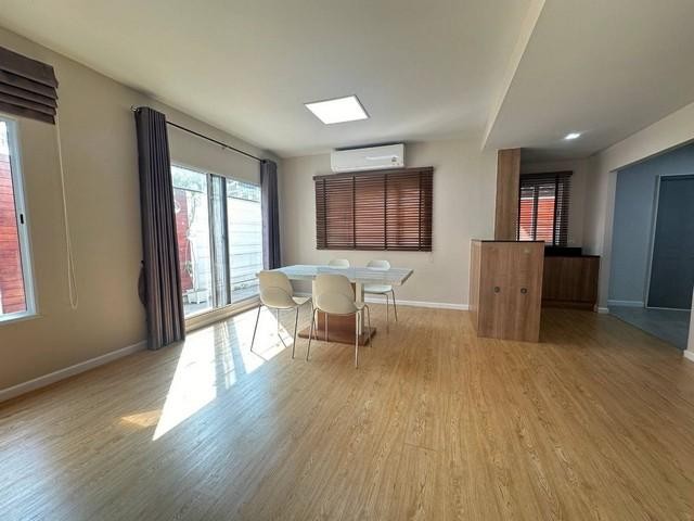 ประกาศฟรี! ซื้อ-ขาย-เช่า คอนโด บ้าน ทาวน์โฮม ที่ดิน และพื้นที่เชิงพาณิชย์ทั่วประเทศไทย ทุกทำเล ทุกงบประมาณ ไม่มีค่าใช้จ่าย ลงง่าย ขายไว เข้าถึงผู้ซื้อโดยตรง 3 503526pic2.jpg