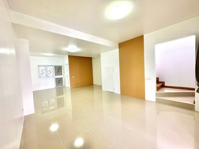 ประกาศฟรี! ซื้อ-ขาย-เช่า คอนโด บ้าน ทาวน์โฮม ที่ดิน และพื้นที่เชิงพาณิชย์ทั่วประเทศไทย ทุกทำเล ทุกงบประมาณ ไม่มีค่าใช้จ่าย ลงง่าย ขายไว เข้าถึงผู้ซื้อโดยตรง 4 230946pic3.jpg