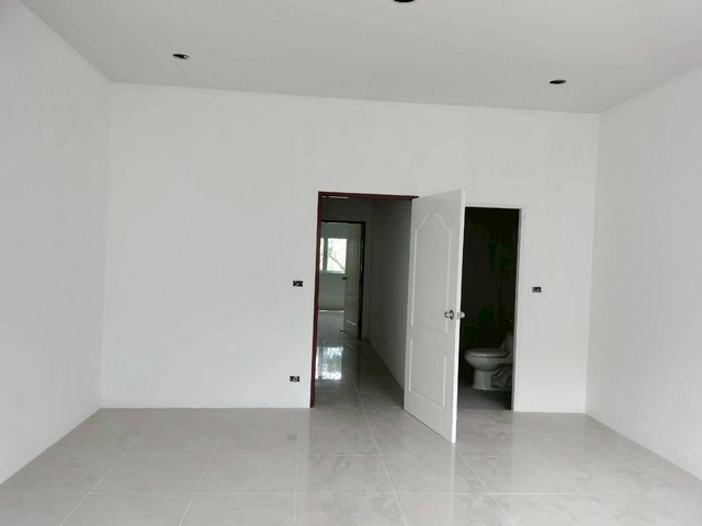 ประกาศฟรี! ซื้อ-ขาย-เช่า คอนโด บ้าน ทาวน์โฮม ที่ดิน และพื้นที่เชิงพาณิชย์ทั่วประเทศไทย ทุกทำเล ทุกงบประมาณ ไม่มีค่าใช้จ่าย ลงง่าย ขายไว เข้าถึงผู้ซื้อโดยตรง 4 503651pic3.jpg