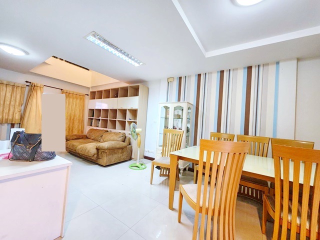 ประกาศฟรี! ซื้อ-ขาย-เช่า คอนโด บ้าน ทาวน์โฮม ที่ดิน และพื้นที่เชิงพาณิชย์ทั่วประเทศไทย ทุกทำเล ทุกงบประมาณ ไม่มีค่าใช้จ่าย ลงง่าย ขายไว เข้าถึงผู้ซื้อโดยตรง 3 306177pic2.jpg