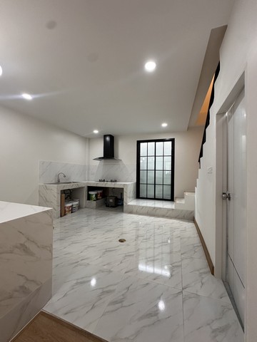 ประกาศฟรี! ซื้อ-ขาย-เช่า คอนโด บ้าน ทาวน์โฮม ที่ดิน และพื้นที่เชิงพาณิชย์ทั่วประเทศไทย ทุกทำเล ทุกงบประมาณ ไม่มีค่าใช้จ่าย ลงง่าย ขายไว เข้าถึงผู้ซื้อโดยตรง 3 291964pic2.jpg