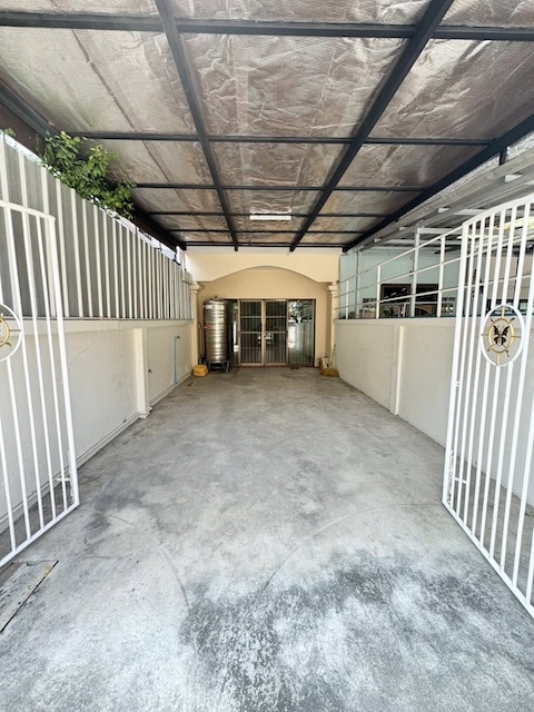 ประกาศฟรี! ซื้อ-ขาย-เช่า คอนโด บ้าน ทาวน์โฮม ที่ดิน และพื้นที่เชิงพาณิชย์ทั่วประเทศไทย ทุกทำเล ทุกงบประมาณ ไม่มีค่าใช้จ่าย ลงง่าย ขายไว เข้าถึงผู้ซื้อโดยตรง 3 291742pic2.jpg