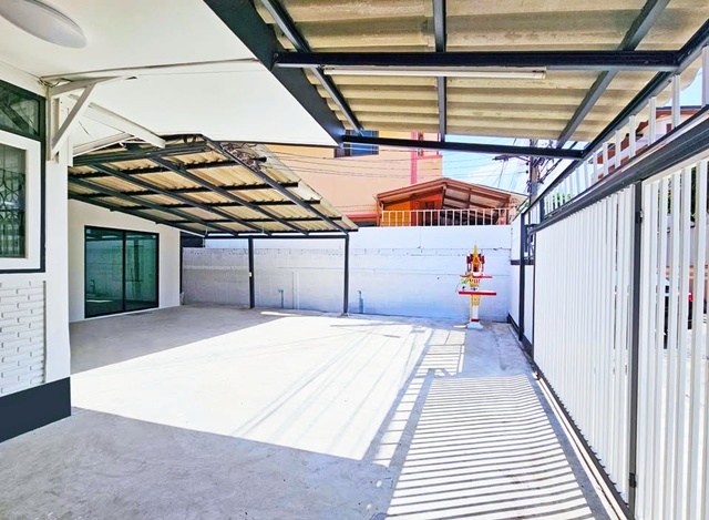 ประกาศฟรี! ซื้อ-ขาย-เช่า คอนโด บ้าน ทาวน์โฮม ที่ดิน และพื้นที่เชิงพาณิชย์ทั่วประเทศไทย ทุกทำเล ทุกงบประมาณ ไม่มีค่าใช้จ่าย ลงง่าย ขายไว เข้าถึงผู้ซื้อโดยตรง 5 306252pic4.jpg