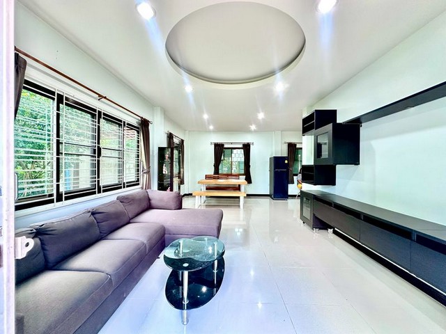 ประกาศฟรี! ซื้อ-ขาย-เช่า คอนโด บ้าน ทาวน์โฮม ที่ดิน และพื้นที่เชิงพาณิชย์ทั่วประเทศไทย ทุกทำเล ทุกงบประมาณ ไม่มีค่าใช้จ่าย ลงง่าย ขายไว เข้าถึงผู้ซื้อโดยตรง 3 291449pic2.jpg