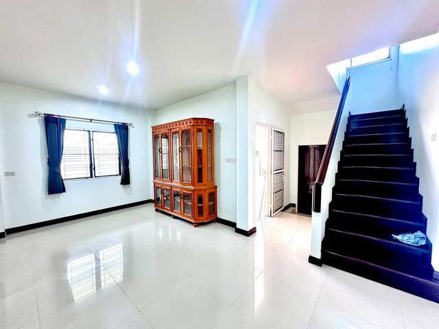 ประกาศฟรี! ซื้อ-ขาย-เช่า คอนโด บ้าน ทาวน์โฮม ที่ดิน และพื้นที่เชิงพาณิชย์ทั่วประเทศไทย ทุกทำเล ทุกงบประมาณ ไม่มีค่าใช้จ่าย ลงง่าย ขายไว เข้าถึงผู้ซื้อโดยตรง 5 291449pic4.jpg