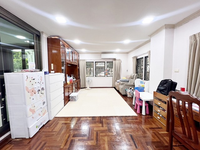 ประกาศฟรี! ซื้อ-ขาย-เช่า คอนโด บ้าน ทาวน์โฮม ที่ดิน และพื้นที่เชิงพาณิชย์ทั่วประเทศไทย ทุกทำเล ทุกงบประมาณ ไม่มีค่าใช้จ่าย ลงง่าย ขายไว เข้าถึงผู้ซื้อโดยตรง 4 180952pic3.jpg