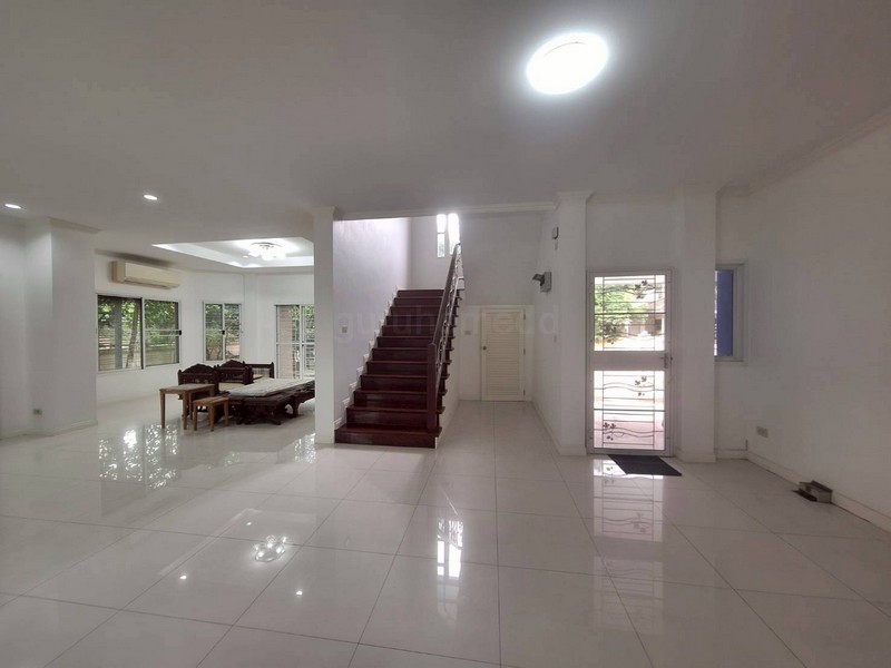 ประกาศฟรี! ซื้อ-ขาย-เช่า คอนโด บ้าน ทาวน์โฮม ที่ดิน และพื้นที่เชิงพาณิชย์ทั่วประเทศไทย ทุกทำเล ทุกงบประมาณ ไม่มีค่าใช้จ่าย ลงง่าย ขายไว เข้าถึงผู้ซื้อโดยตรง 3 206095pic2.jpg