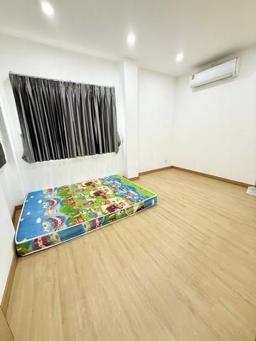 ประกาศฟรี! ซื้อ-ขาย-เช่า คอนโด บ้าน ทาวน์โฮม ที่ดิน และพื้นที่เชิงพาณิชย์ทั่วประเทศไทย ทุกทำเล ทุกงบประมาณ ไม่มีค่าใช้จ่าย ลงง่าย ขายไว เข้าถึงผู้ซื้อโดยตรง 4 503736pic3.jpg