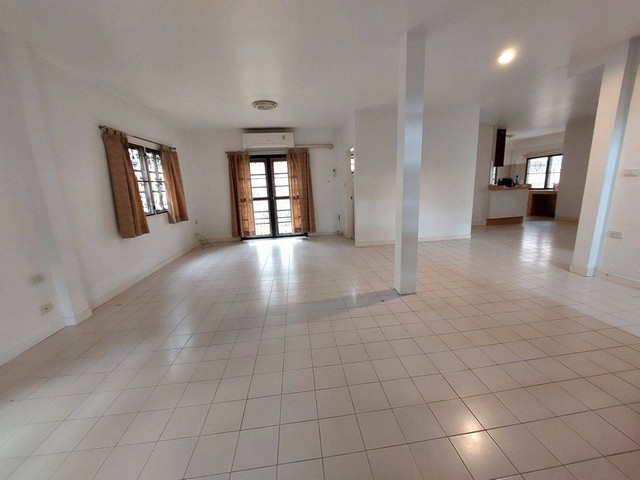 ประกาศฟรี! ซื้อ-ขาย-เช่า คอนโด บ้าน ทาวน์โฮม ที่ดิน และพื้นที่เชิงพาณิชย์ทั่วประเทศไทย ทุกทำเล ทุกงบประมาณ ไม่มีค่าใช้จ่าย ลงง่าย ขายไว เข้าถึงผู้ซื้อโดยตรง 4 304598pic3.jpg