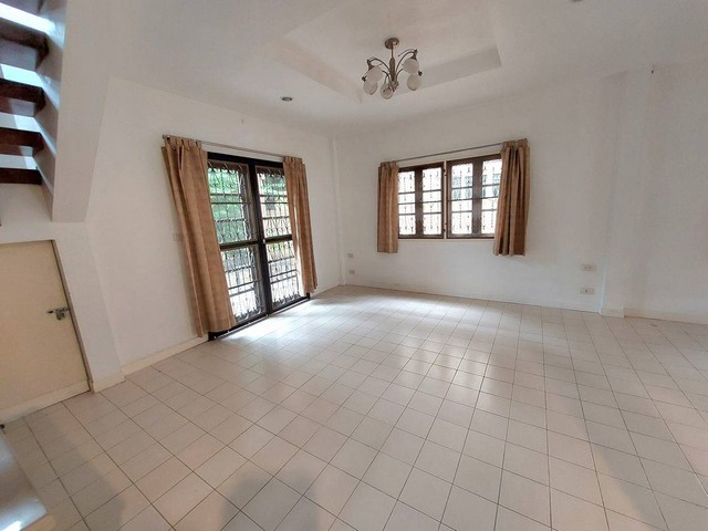 ประกาศฟรี! ซื้อ-ขาย-เช่า คอนโด บ้าน ทาวน์โฮม ที่ดิน และพื้นที่เชิงพาณิชย์ทั่วประเทศไทย ทุกทำเล ทุกงบประมาณ ไม่มีค่าใช้จ่าย ลงง่าย ขายไว เข้าถึงผู้ซื้อโดยตรง 5 304598pic4.jpg