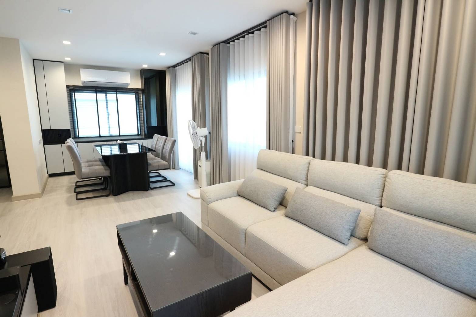 ประกาศฟรี! ซื้อ-ขาย-เช่า คอนโด บ้าน ทาวน์โฮม ที่ดิน และพื้นที่เชิงพาณิชย์ทั่วประเทศไทย ทุกทำเล ทุกงบประมาณ ไม่มีค่าใช้จ่าย ลงง่าย ขายไว เข้าถึงผู้ซื้อโดยตรง 3 306317pic2.jpg