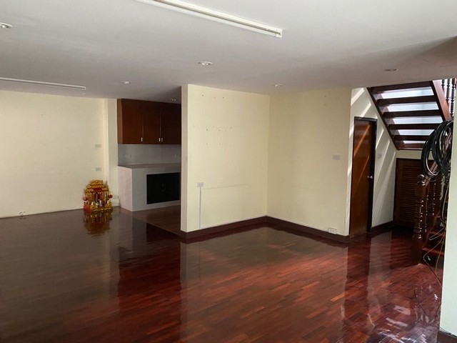 ประกาศฟรี! ซื้อ-ขาย-เช่า คอนโด บ้าน ทาวน์โฮม ที่ดิน และพื้นที่เชิงพาณิชย์ทั่วประเทศไทย ทุกทำเล ทุกงบประมาณ ไม่มีค่าใช้จ่าย ลงง่าย ขายไว เข้าถึงผู้ซื้อโดยตรง 3 503779pic2.jpg