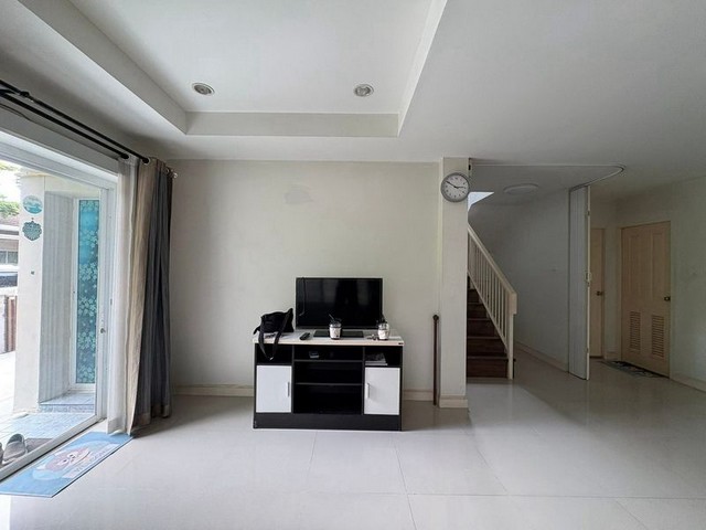 ประกาศฟรี! ซื้อ-ขาย-เช่า คอนโด บ้าน ทาวน์โฮม ที่ดิน และพื้นที่เชิงพาณิชย์ทั่วประเทศไทย ทุกทำเล ทุกงบประมาณ ไม่มีค่าใช้จ่าย ลงง่าย ขายไว เข้าถึงผู้ซื้อโดยตรง 3 231299pic2.jpg