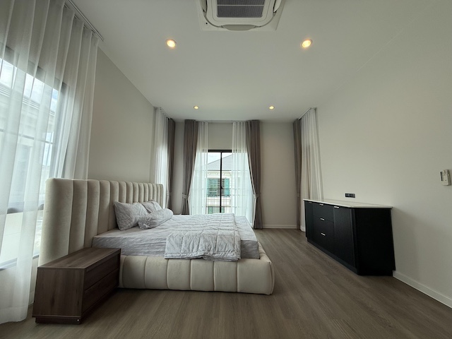 ประกาศฟรี! ซื้อ-ขาย-เช่า คอนโด บ้าน ทาวน์โฮม ที่ดิน และพื้นที่เชิงพาณิชย์ทั่วประเทศไทย ทุกทำเล ทุกงบประมาณ ไม่มีค่าใช้จ่าย ลงง่าย ขายไว เข้าถึงผู้ซื้อโดยตรง 5 503825pic4.jpg