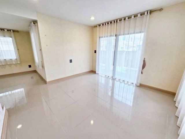 ประกาศฟรี! ซื้อ-ขาย-เช่า คอนโด บ้าน ทาวน์โฮม ที่ดิน และพื้นที่เชิงพาณิชย์ทั่วประเทศไทย ทุกทำเล ทุกงบประมาณ ไม่มีค่าใช้จ่าย ลงง่าย ขายไว เข้าถึงผู้ซื้อโดยตรง 3 291686pic2.jpg