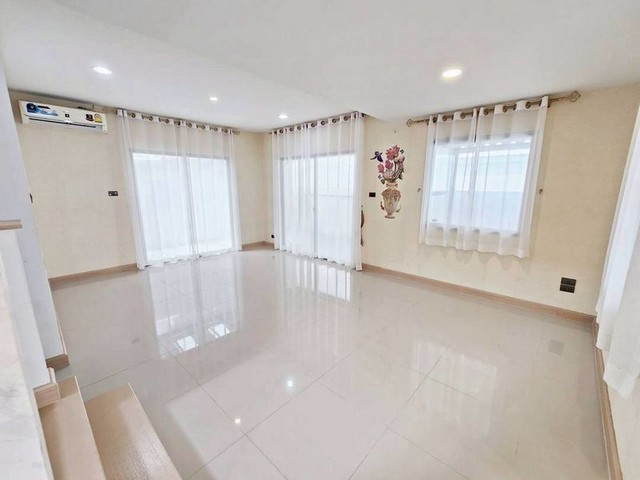 ประกาศฟรี! ซื้อ-ขาย-เช่า คอนโด บ้าน ทาวน์โฮม ที่ดิน และพื้นที่เชิงพาณิชย์ทั่วประเทศไทย ทุกทำเล ทุกงบประมาณ ไม่มีค่าใช้จ่าย ลงง่าย ขายไว เข้าถึงผู้ซื้อโดยตรง 4 291686pic3.jpg