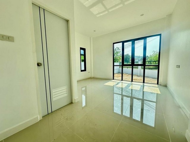 ประกาศฟรี! ซื้อ-ขาย-เช่า คอนโด บ้าน ทาวน์โฮม ที่ดิน และพื้นที่เชิงพาณิชย์ทั่วประเทศไทย ทุกทำเล ทุกงบประมาณ ไม่มีค่าใช้จ่าย ลงง่าย ขายไว เข้าถึงผู้ซื้อโดยตรง 5 291649pic4.jpg