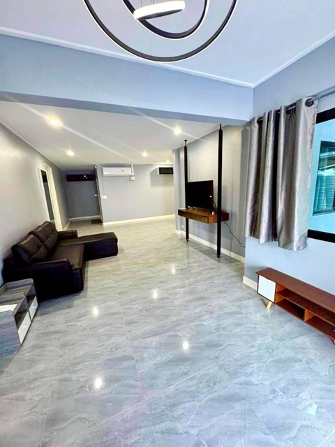 ประกาศฟรี! ซื้อ-ขาย-เช่า คอนโด บ้าน ทาวน์โฮม ที่ดิน และพื้นที่เชิงพาณิชย์ทั่วประเทศไทย ทุกทำเล ทุกงบประมาณ ไม่มีค่าใช้จ่าย ลงง่าย ขายไว เข้าถึงผู้ซื้อโดยตรง 3 306597pic2.jpg