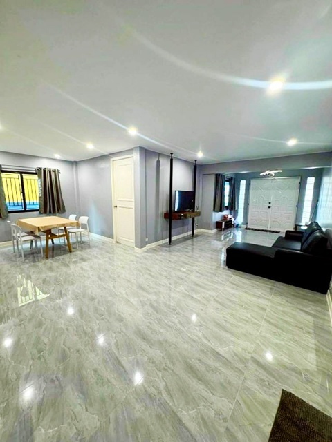 ประกาศฟรี! ซื้อ-ขาย-เช่า คอนโด บ้าน ทาวน์โฮม ที่ดิน และพื้นที่เชิงพาณิชย์ทั่วประเทศไทย ทุกทำเล ทุกงบประมาณ ไม่มีค่าใช้จ่าย ลงง่าย ขายไว เข้าถึงผู้ซื้อโดยตรง 5 306597pic4.jpg