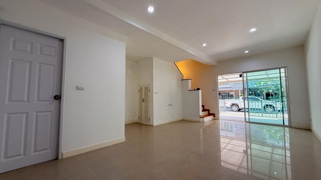 ประกาศฟรี! ซื้อ-ขาย-เช่า คอนโด บ้าน ทาวน์โฮม ที่ดิน และพื้นที่เชิงพาณิชย์ทั่วประเทศไทย ทุกทำเล ทุกงบประมาณ ไม่มีค่าใช้จ่าย ลงง่าย ขายไว เข้าถึงผู้ซื้อโดยตรง 3 231198pic2.jpg