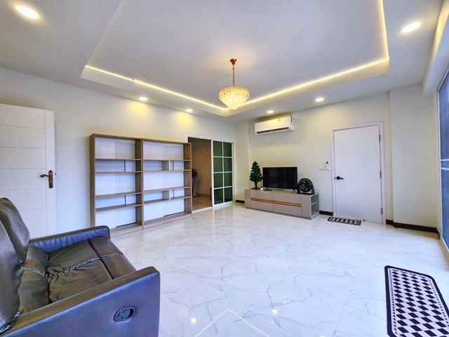 ประกาศฟรี! ซื้อ-ขาย-เช่า คอนโด บ้าน ทาวน์โฮม ที่ดิน และพื้นที่เชิงพาณิชย์ทั่วประเทศไทย ทุกทำเล ทุกงบประมาณ ไม่มีค่าใช้จ่าย ลงง่าย ขายไว เข้าถึงผู้ซื้อโดยตรง 3 306788pic2.jpg