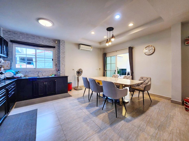 ประกาศฟรี! ซื้อ-ขาย-เช่า คอนโด บ้าน ทาวน์โฮม ที่ดิน และพื้นที่เชิงพาณิชย์ทั่วประเทศไทย ทุกทำเล ทุกงบประมาณ ไม่มีค่าใช้จ่าย ลงง่าย ขายไว เข้าถึงผู้ซื้อโดยตรง 4 306788pic3.jpg