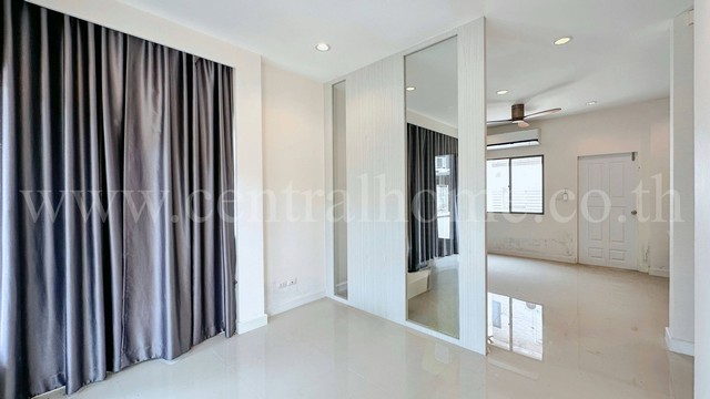 ประกาศฟรี! ซื้อ-ขาย-เช่า คอนโด บ้าน ทาวน์โฮม ที่ดิน และพื้นที่เชิงพาณิชย์ทั่วประเทศไทย ทุกทำเล ทุกงบประมาณ ไม่มีค่าใช้จ่าย ลงง่าย ขายไว เข้าถึงผู้ซื้อโดยตรง 3 192844pic2.jpg