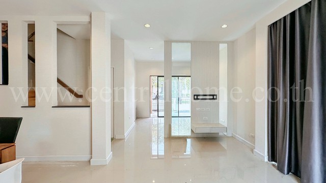 ประกาศฟรี! ซื้อ-ขาย-เช่า คอนโด บ้าน ทาวน์โฮม ที่ดิน และพื้นที่เชิงพาณิชย์ทั่วประเทศไทย ทุกทำเล ทุกงบประมาณ ไม่มีค่าใช้จ่าย ลงง่าย ขายไว เข้าถึงผู้ซื้อโดยตรง 4 192844pic3.jpg