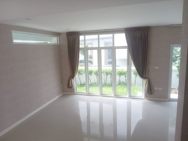 ประกาศฟรี! ซื้อ-ขาย-เช่า คอนโด บ้าน ทาวน์โฮม ที่ดิน และพื้นที่เชิงพาณิชย์ทั่วประเทศไทย ทุกทำเล ทุกงบประมาณ ไม่มีค่าใช้จ่าย ลงง่าย ขายไว เข้าถึงผู้ซื้อโดยตรง 3 234129pic2.jpg