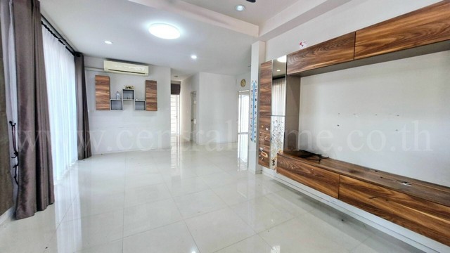 ประกาศฟรี! ซื้อ-ขาย-เช่า คอนโด บ้าน ทาวน์โฮม ที่ดิน และพื้นที่เชิงพาณิชย์ทั่วประเทศไทย ทุกทำเล ทุกงบประมาณ ไม่มีค่าใช้จ่าย ลงง่าย ขายไว เข้าถึงผู้ซื้อโดยตรง 4 217318pic3.jpg