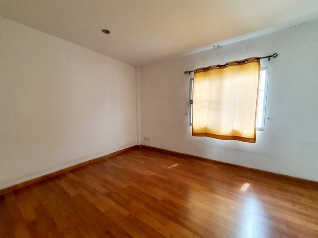 ประกาศฟรี! ซื้อ-ขาย-เช่า คอนโด บ้าน ทาวน์โฮม ที่ดิน และพื้นที่เชิงพาณิชย์ทั่วประเทศไทย ทุกทำเล ทุกงบประมาณ ไม่มีค่าใช้จ่าย ลงง่าย ขายไว เข้าถึงผู้ซื้อโดยตรง 5 430698pic4.jpg