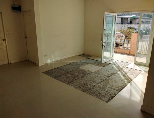 ประกาศฟรี! ซื้อ-ขาย-เช่า คอนโด บ้าน ทาวน์โฮม ที่ดิน และพื้นที่เชิงพาณิชย์ทั่วประเทศไทย ทุกทำเล ทุกงบประมาณ ไม่มีค่าใช้จ่าย ลงง่าย ขายไว เข้าถึงผู้ซื้อโดยตรง 5 208040pic4.jpg