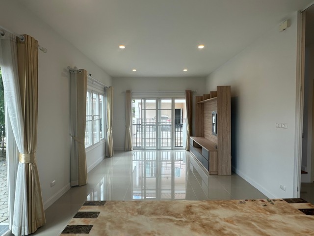 ประกาศฟรี! ซื้อ-ขาย-เช่า คอนโด บ้าน ทาวน์โฮม ที่ดิน และพื้นที่เชิงพาณิชย์ทั่วประเทศไทย ทุกทำเล ทุกงบประมาณ ไม่มีค่าใช้จ่าย ลงง่าย ขายไว เข้าถึงผู้ซื้อโดยตรง 4 277216pic3.jpg