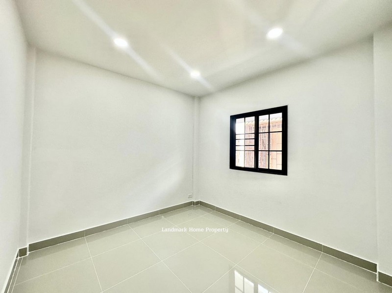 ประกาศฟรี! ซื้อ-ขาย-เช่า คอนโด บ้าน ทาวน์โฮม ที่ดิน และพื้นที่เชิงพาณิชย์ทั่วประเทศไทย ทุกทำเล ทุกงบประมาณ ไม่มีค่าใช้จ่าย ลงง่าย ขายไว เข้าถึงผู้ซื้อโดยตรง 5 307600pic4.jpg