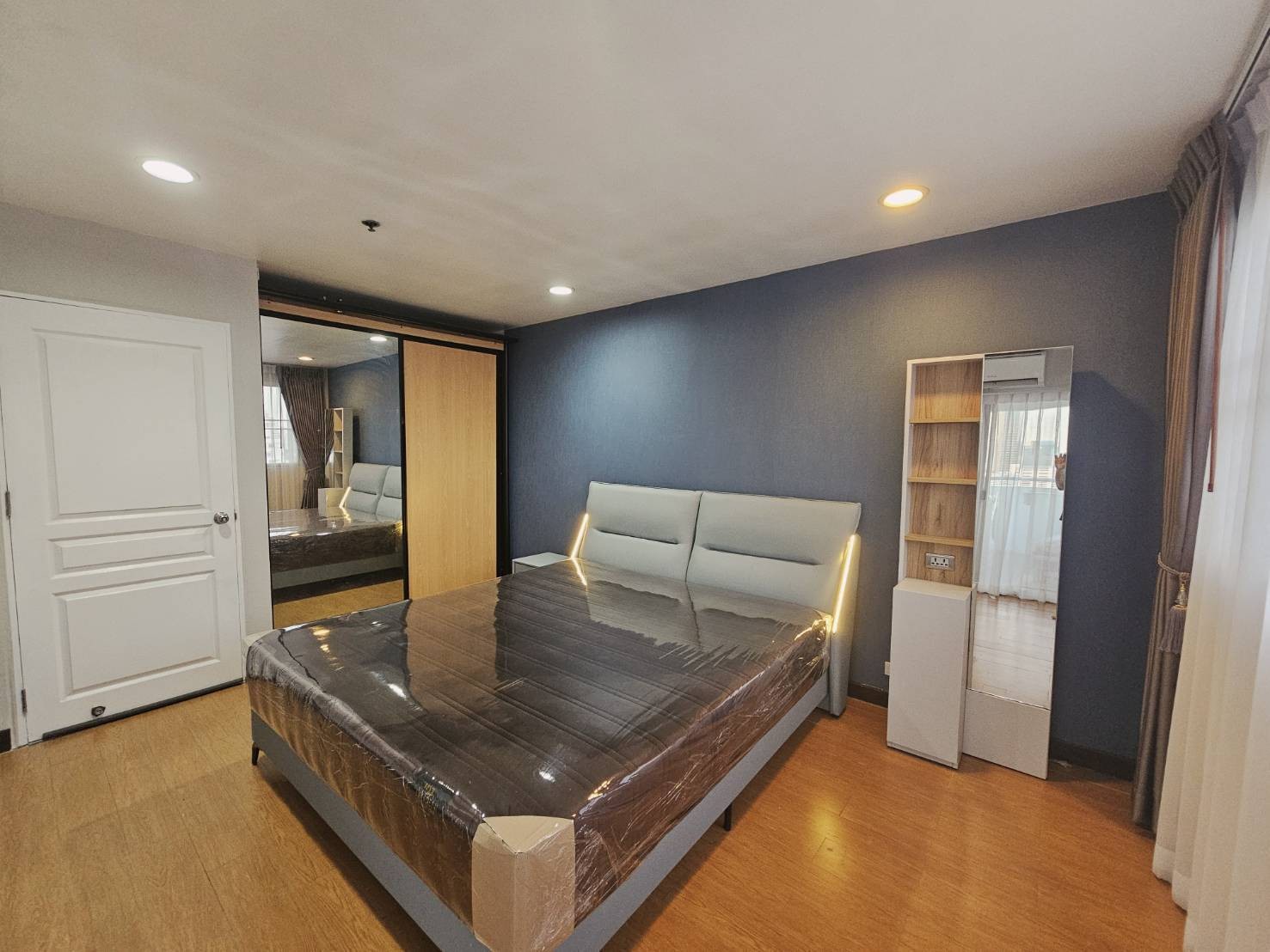 ประกาศฟรี! ซื้อ-ขาย-เช่า คอนโด บ้าน ทาวน์โฮม ที่ดิน และพื้นที่เชิงพาณิชย์ทั่วประเทศไทย ทุกทำเล ทุกงบประมาณ ไม่มีค่าใช้จ่าย ลงง่าย ขายไว เข้าถึงผู้ซื้อโดยตรง 3 504640pic2.jpg