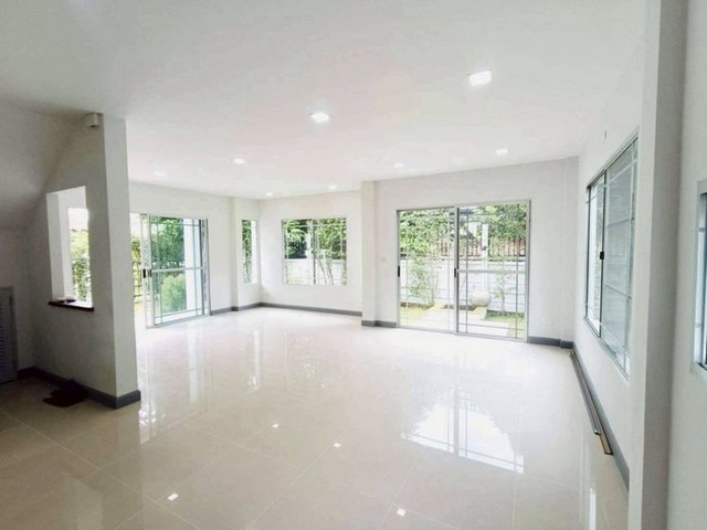 ประกาศฟรี! ซื้อ-ขาย-เช่า คอนโด บ้าน ทาวน์โฮม ที่ดิน และพื้นที่เชิงพาณิชย์ทั่วประเทศไทย ทุกทำเล ทุกงบประมาณ ไม่มีค่าใช้จ่าย ลงง่าย ขายไว เข้าถึงผู้ซื้อโดยตรง 4 234924pic3.jpg