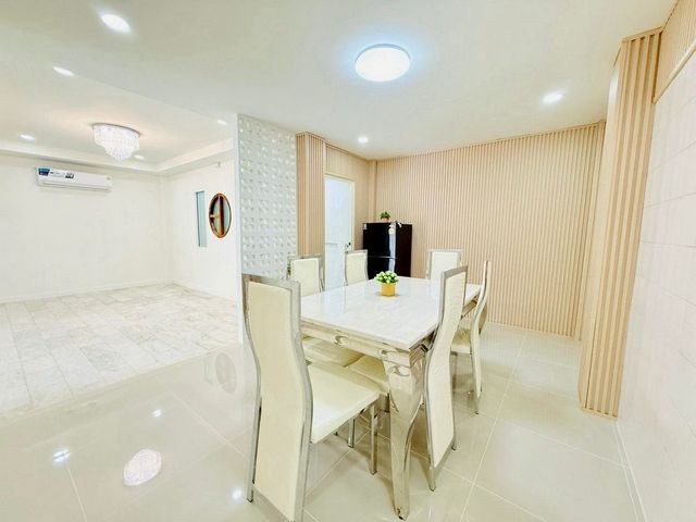 ประกาศฟรี! ซื้อ-ขาย-เช่า คอนโด บ้าน ทาวน์โฮม ที่ดิน และพื้นที่เชิงพาณิชย์ทั่วประเทศไทย ทุกทำเล ทุกงบประมาณ ไม่มีค่าใช้จ่าย ลงง่าย ขายไว เข้าถึงผู้ซื้อโดยตรง 5 234995pic4.jpg