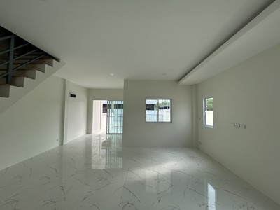 ประกาศฟรี! ซื้อ-ขาย-เช่า คอนโด บ้าน ทาวน์โฮม ที่ดิน และพื้นที่เชิงพาณิชย์ทั่วประเทศไทย ทุกทำเล ทุกงบประมาณ ไม่มีค่าใช้จ่าย ลงง่าย ขายไว เข้าถึงผู้ซื้อโดยตรง 4 504709pic3.jpg